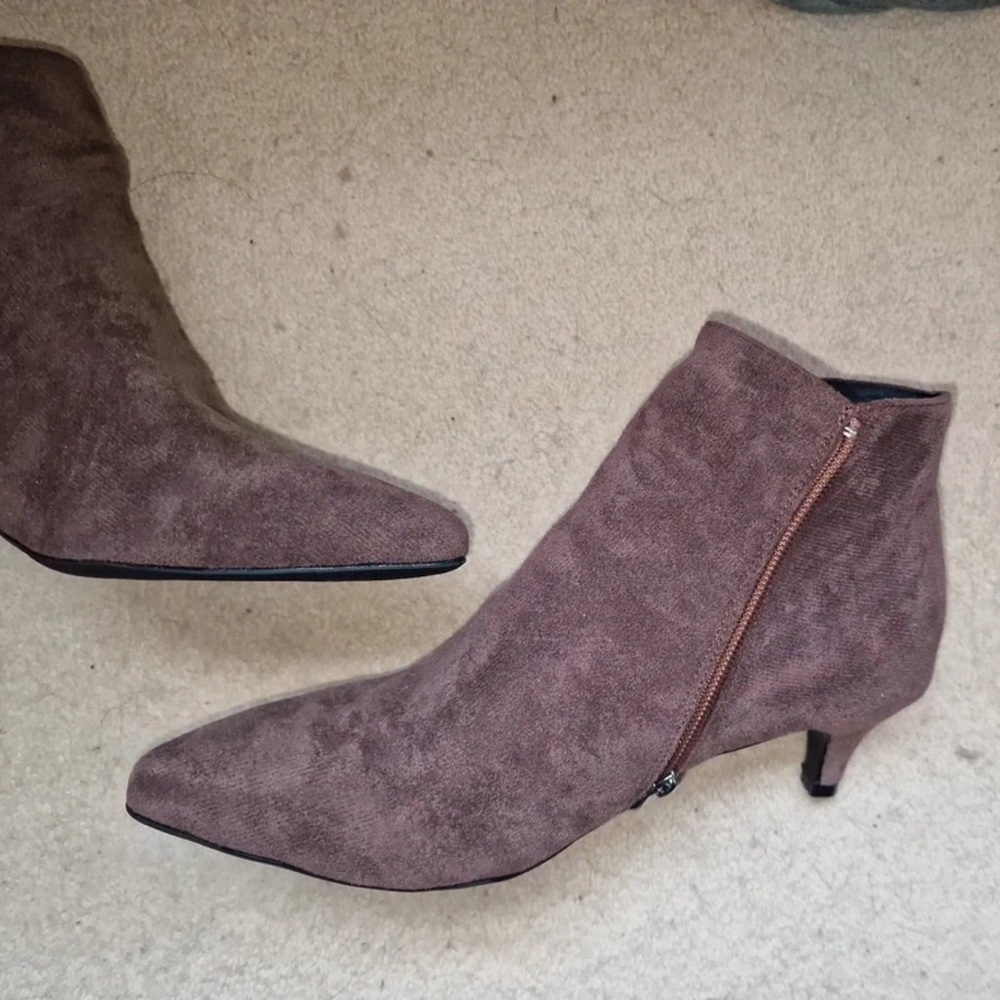 Chic Suede Brown Heeled Boots